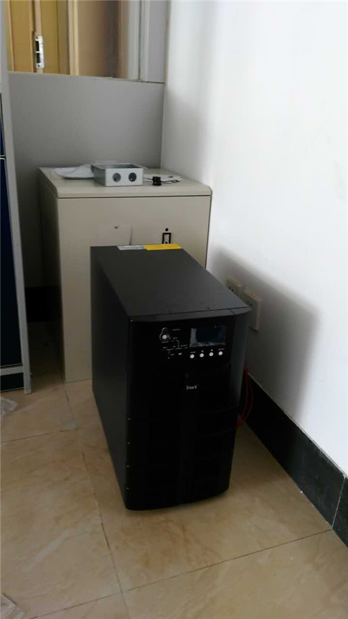 ����UPS�Դ